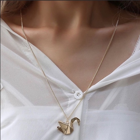 2/20$ Gold Origami Swan Fold Necklace - Picture 3 of 3